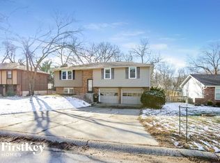 6724 NW Hidden Valley Rd, Kansas City, MO 64152