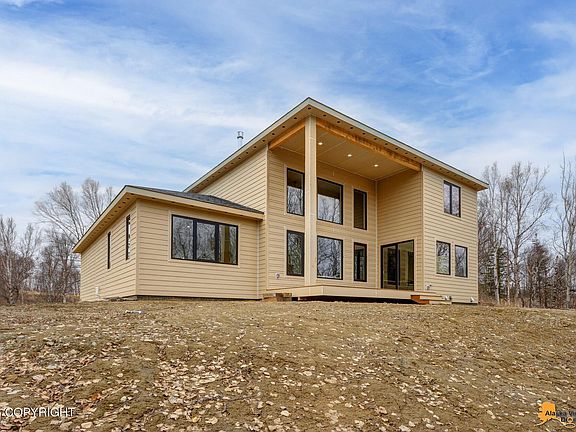 2nd image of 2267 N Dalmore Cir