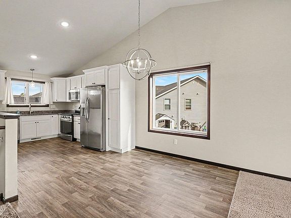 4th image of 1165 Filkins St