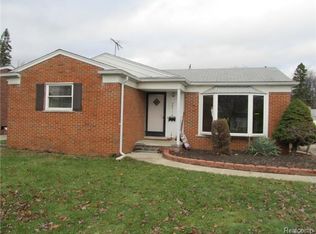 26710 Clairview Dr, Dearborn Heights, MI 48127