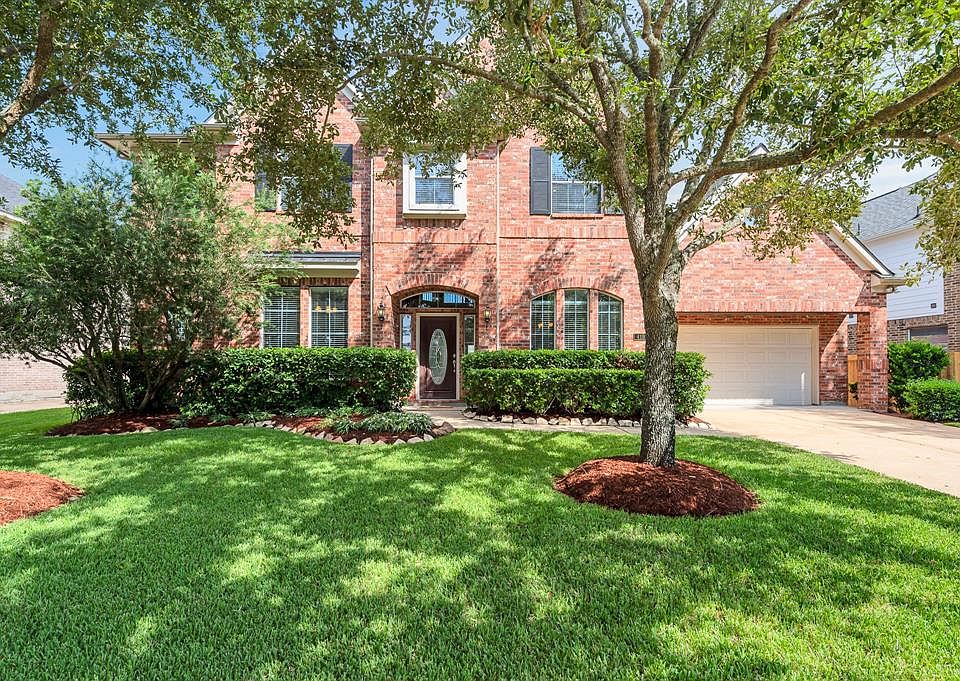 1st image of 419 Summer Trace Ln