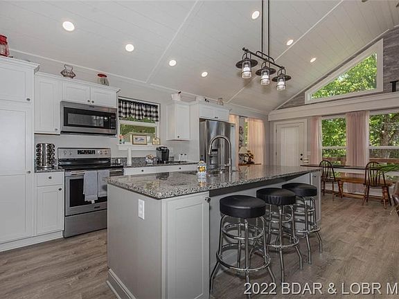 3rd image of 28045 Vasser Ln