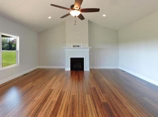 1294 Gray Station Rd, Johnson City, TN 37615