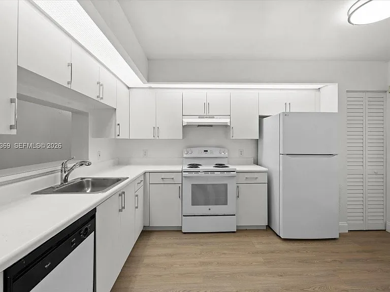 1351 SW 141st Ave #213G — Photo 7