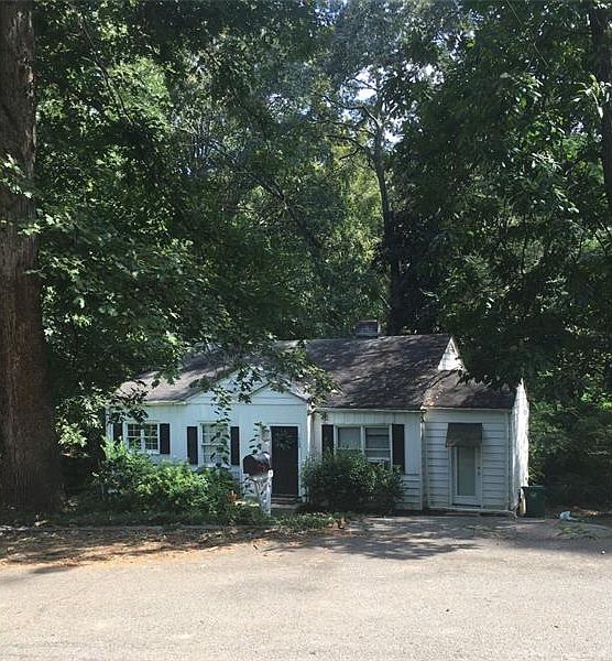 2nd image of 1432 Sylvan Cir