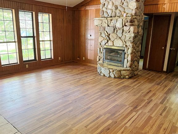 2nd image of 260 Whispering Pine Dr