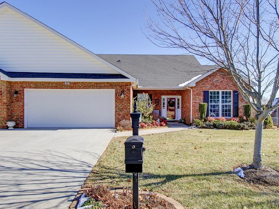 1st image of 1087 Doulton Cir