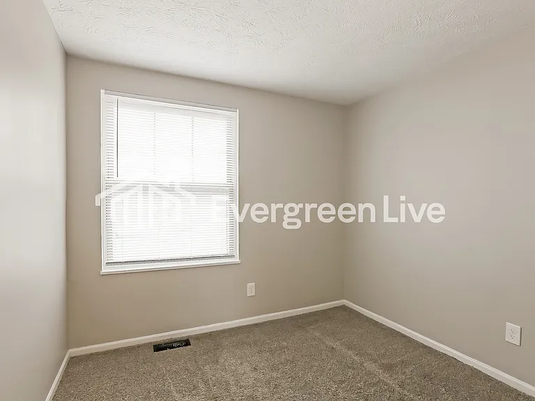 1401 Wolf Cir — Photo 9