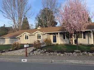 860 Hope Ln, Lafayette, CA 94549