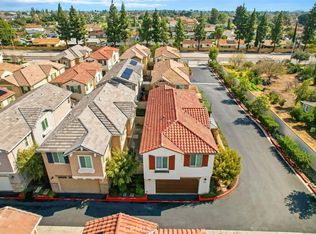 699 S Clementine Ln, Rialto, CA 92376