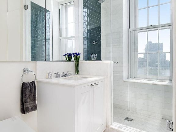 5th image of 541 E 72nd St #1E1R