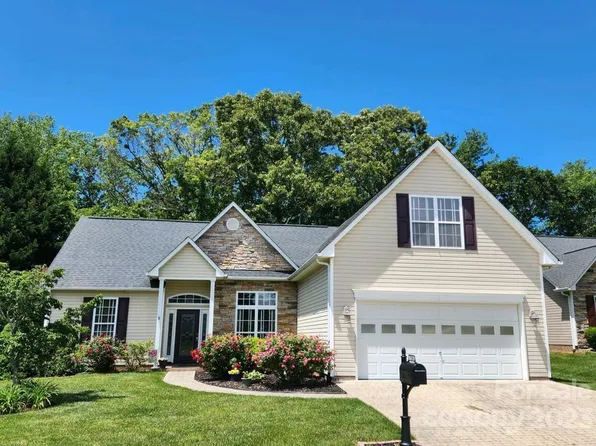 136 Cottage Ridge Rd, Fletcher, NC 28732