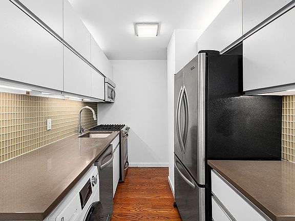 5th image of 100 W 93rd St APT 9B
