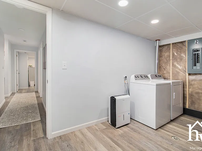 221 S Taylor St — Photo 20
