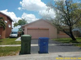 1011 SW 98th Ave, Pembroke Pines, FL 33025