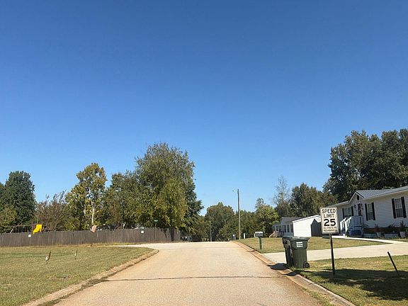 4th image of 12 Barnhart Ln