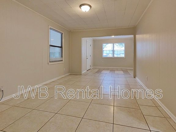 5th image of 5511 Royce Ave