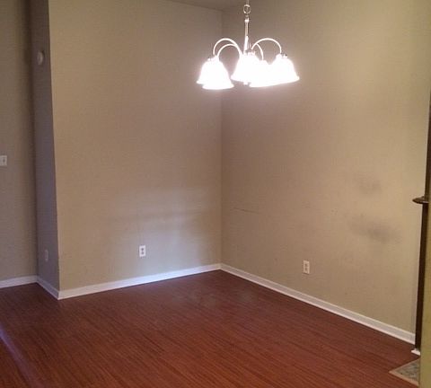 4th image of 707 W Clay St