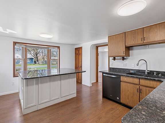 5th image of 8307 Wentworth Ave S