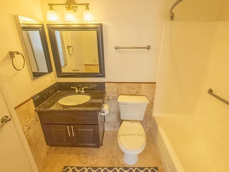 Villa De Adel Apts — Photo 66