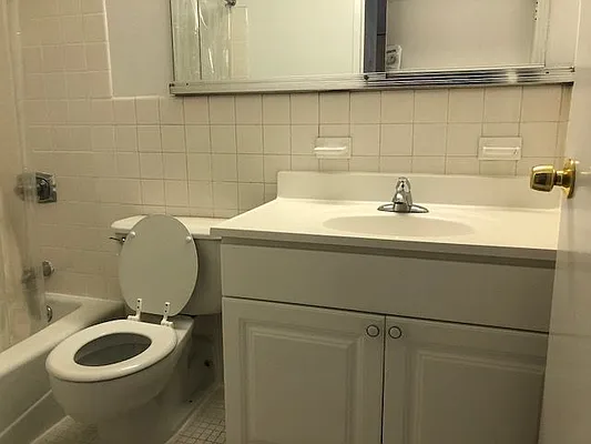 Rented by 18 REALTY | media 26
