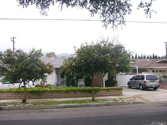 3rd image of 1025 E Leadora Ave