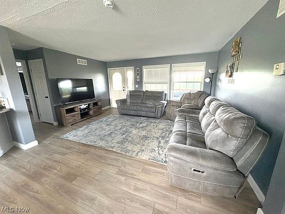5th image of 16167 Echo Valley Rd