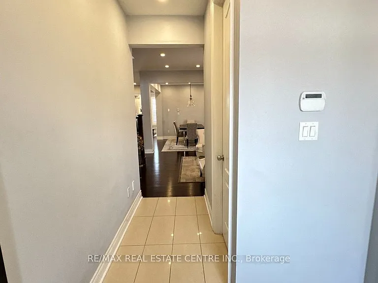13 Alister Dr #MAIN UPPER — Photo 5
