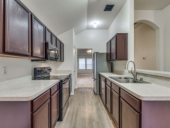 3rd image of 1012 Winding Creek Dr