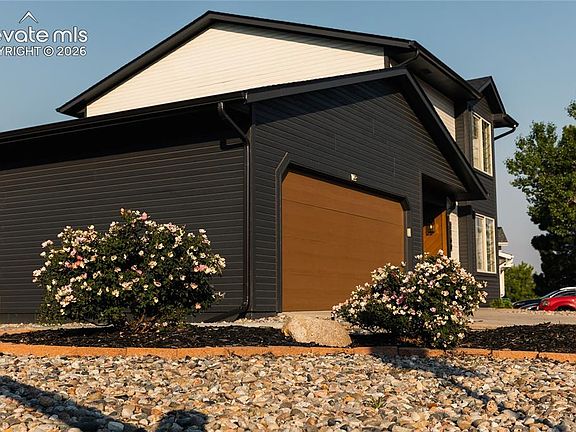 3rd image of 2160 Ambleside Dr