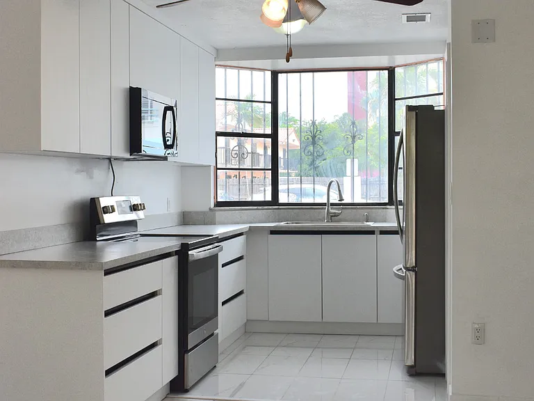 8001 NW 7th St #16 — Photo 8