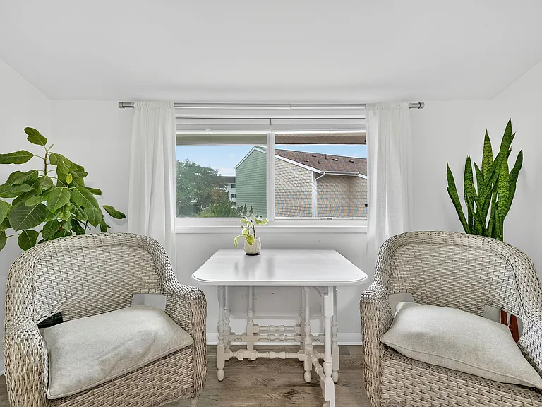 120 Driftwood Ct — Photo 4