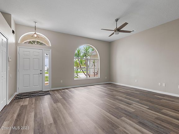 4th image of 1030 Pelican Ln