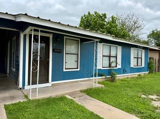 804 E 7th St, Del Rio, TX 78840