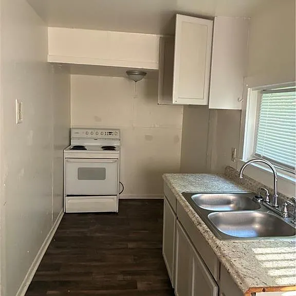266 Burton Ave — Photo 10