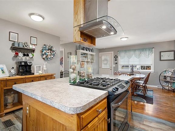 2nd image of 21 Poplar Ave