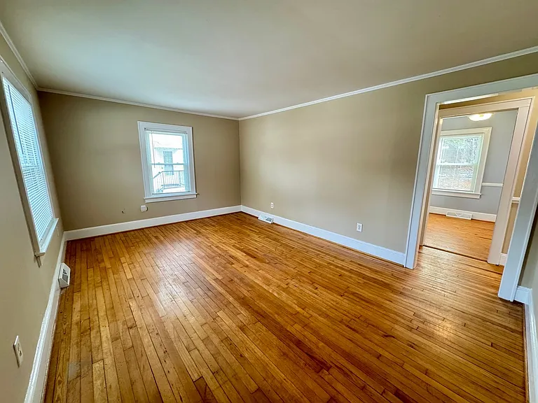 626 N Lunenburg Ave — Photo 2