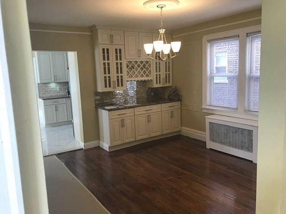 3rd image of 2253 Quimby Ave