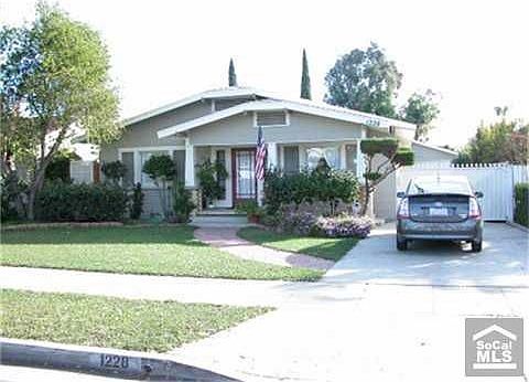 2nd image of 1228 Grove Pl