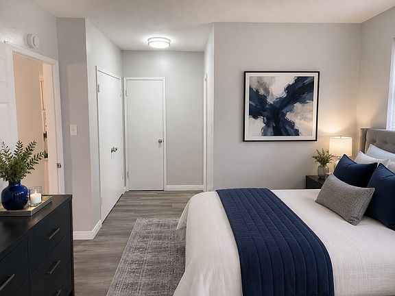 4th image of 8831 Rosecrans Ave APT 15