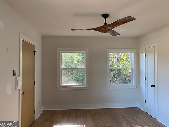 3rd image of 5085 Lake Dr
