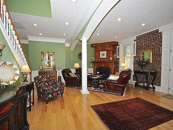 2nd image of 5803 Lawton Loop E Dr APT 6