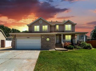 7303 S Shady Woods Cir, Midvale, UT 84047