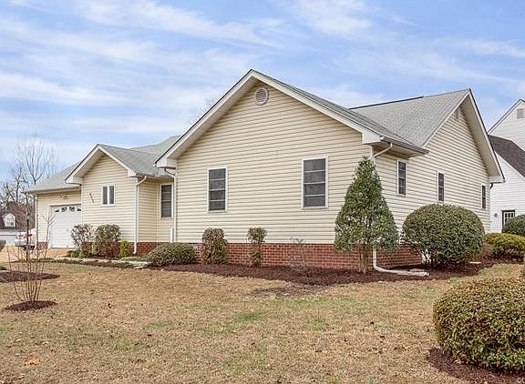 3rd image of 4000 W Dogwood Ave