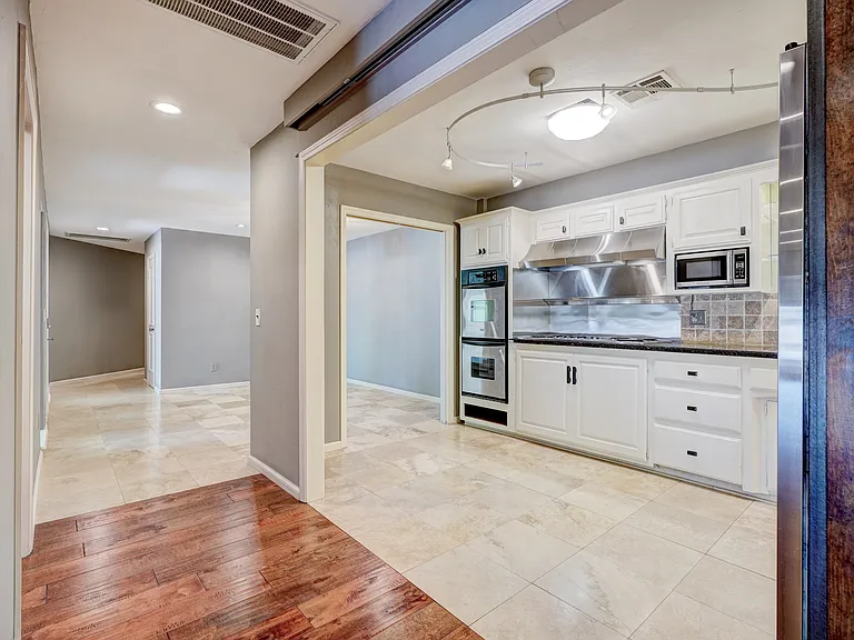 6325 Glenbrook Ct — Photo 14