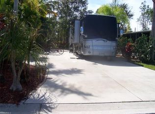 1662 Diamond Lake Cir, Naples, FL 34114