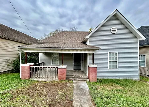 2405 N Chamberlain Ave Photo 1