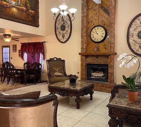 3rd image of 4843 Maureen Cir