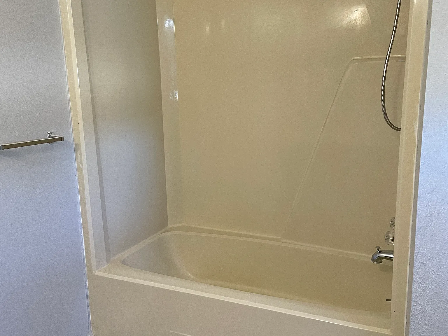 3 bed, 1400 sqft, $1,400 — Photo 4
