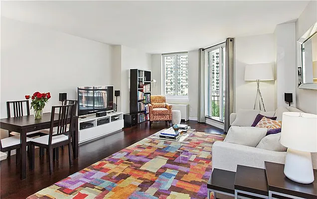 Sold by Real Direct | media 11